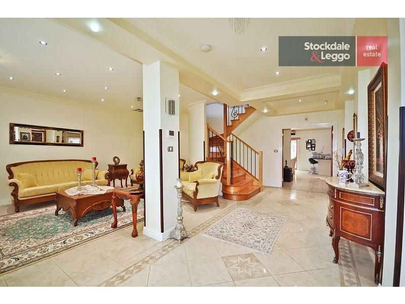 24 Stillwell Crescent, Roxburgh Park VIC 3064