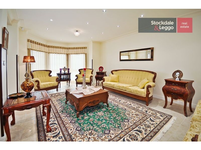 24 Stillwell Crescent, Roxburgh Park VIC 3064