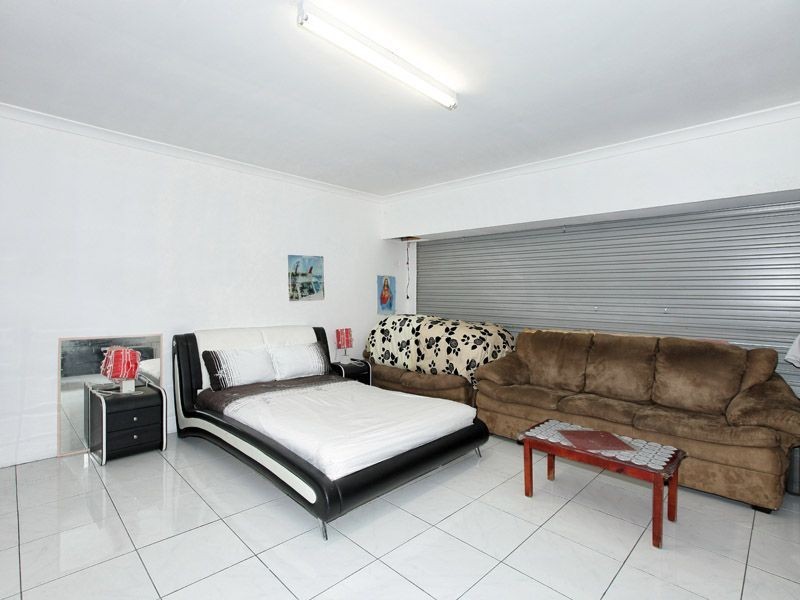 18 Salween Crescent, Roxburgh Park VIC 3064