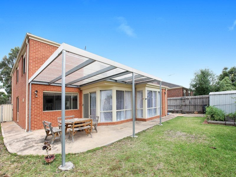 18 Salween Crescent, Roxburgh Park VIC 3064