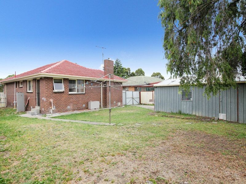 13 Selwyn Avenue, Craigieburn VIC 3064
