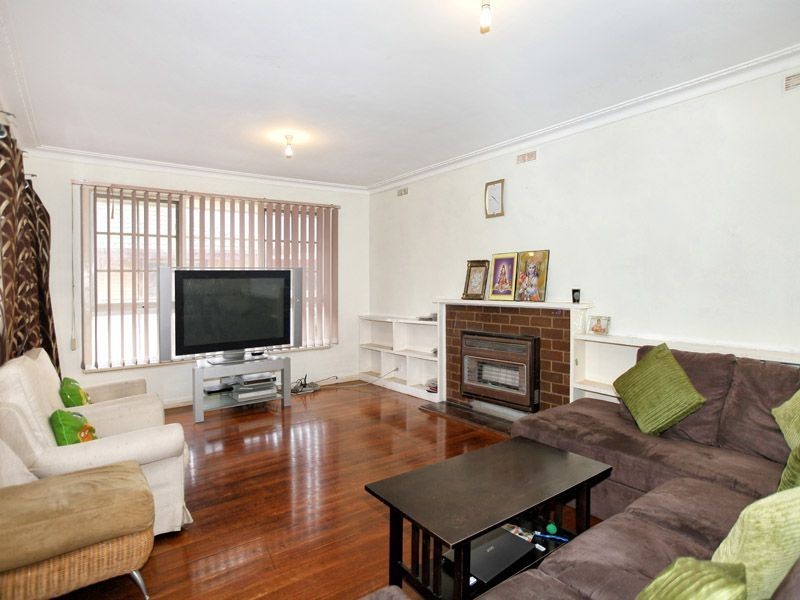 13 Selwyn Avenue, Craigieburn VIC 3064