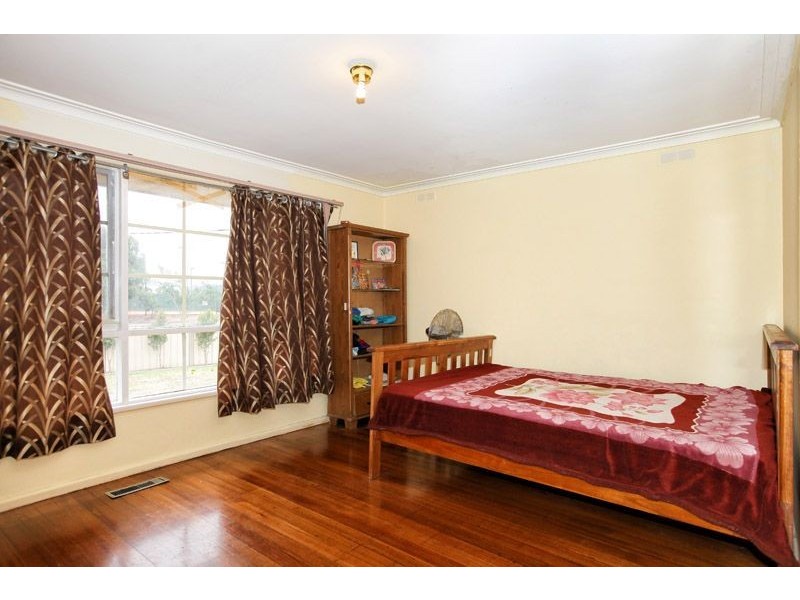 13 Selwyn Avenue, Craigieburn VIC 3064