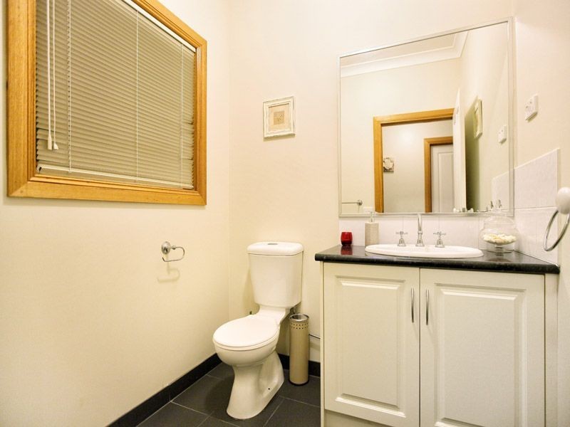 1/9 Wallace Drive, Greenvale VIC 3059