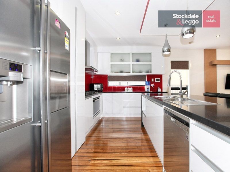 33 Kalorama Street (Greenvale Lakes), Roxburgh Park VIC 3064