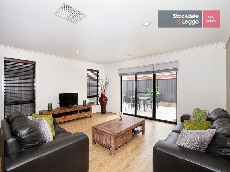 64 Biltmore Crescent, Roxburgh Park VIC 3064