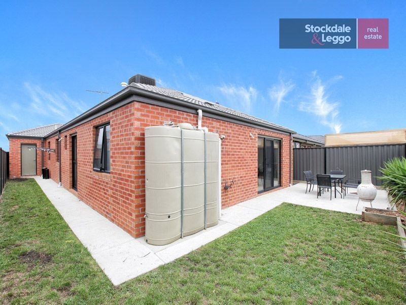 64 Biltmore Crescent, Roxburgh Park VIC 3064