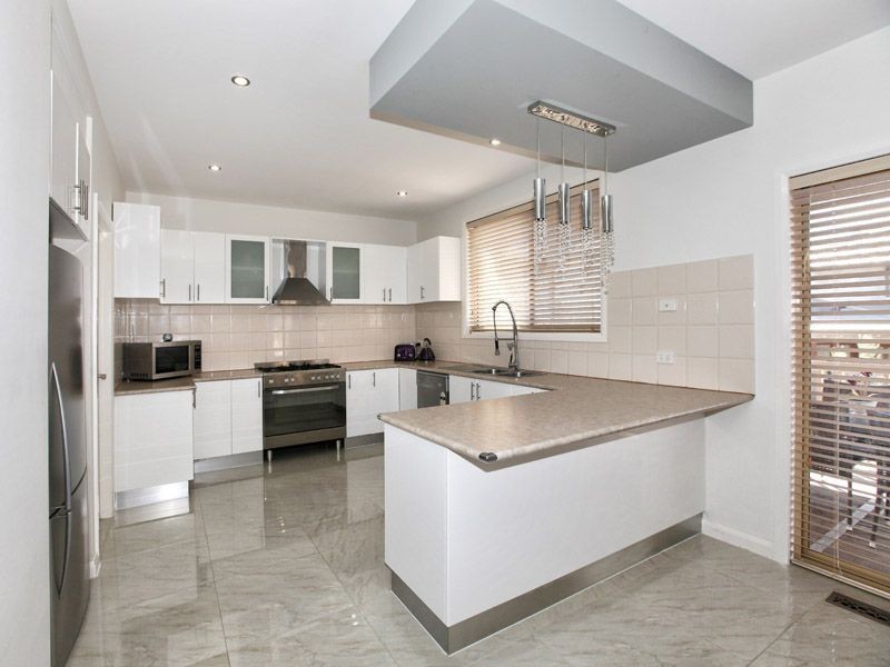 23 Lysterfield Drive (Greenvale Lakes), Roxburgh Park VIC 3064