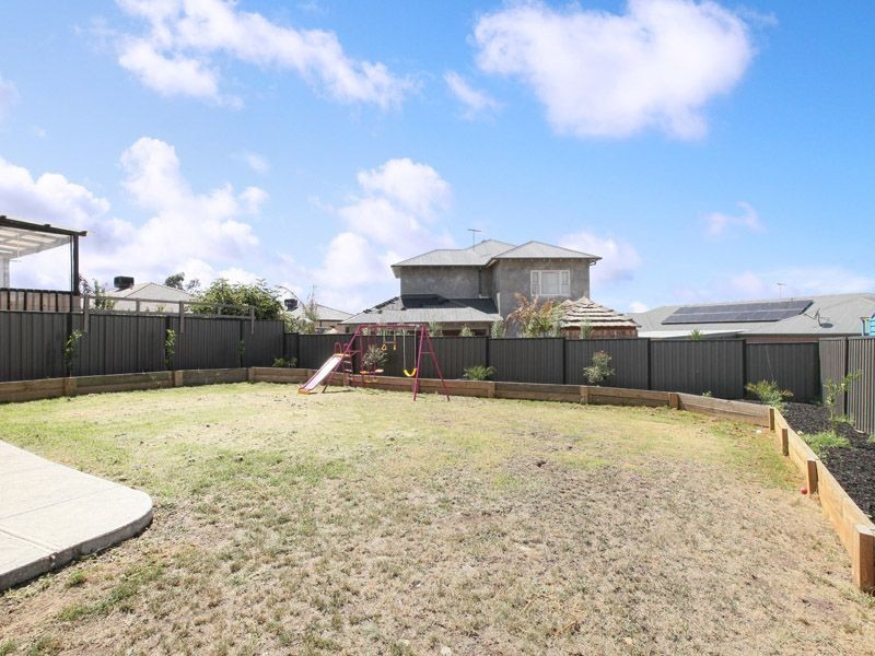 23 Lysterfield Drive (Greenvale Lakes), Roxburgh Park VIC 3064