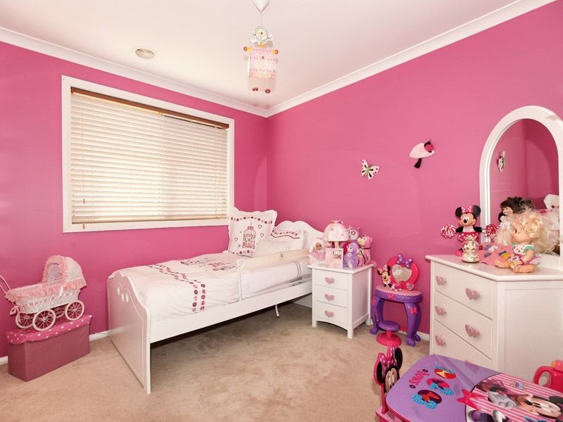 23 Lysterfield Drive (Greenvale Lakes), Roxburgh Park VIC 3064