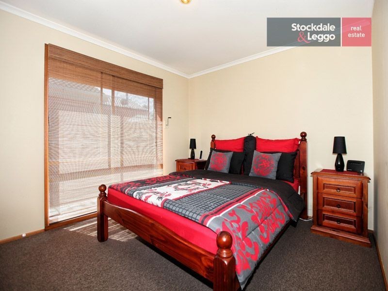 11 Gathray Crt, Roxburgh Park VIC 3064