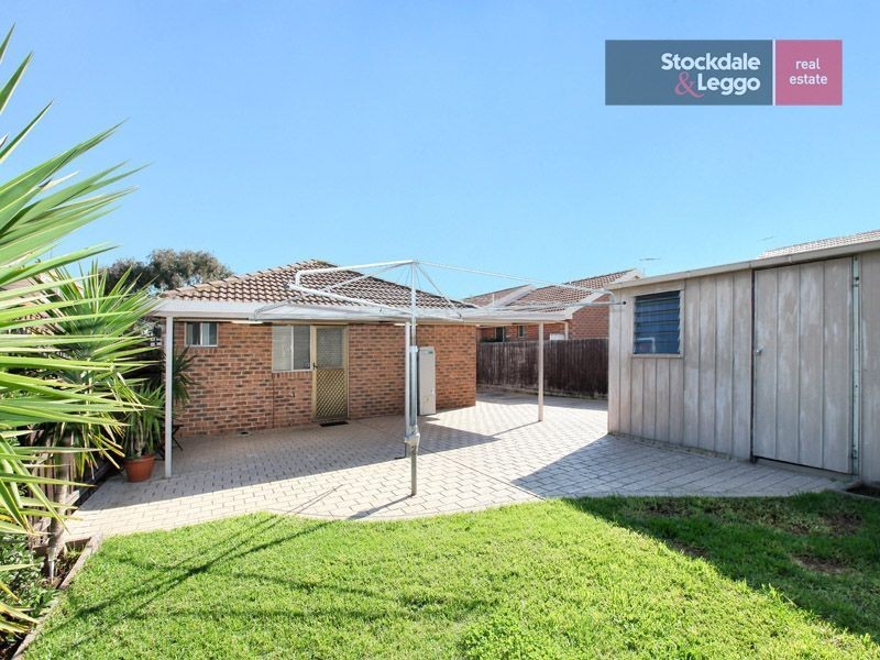 11 Gathray Crt, Roxburgh Park VIC 3064
