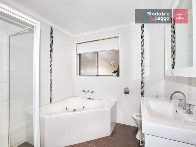 126 South Circular Road, Gladstone Park VIC 3043