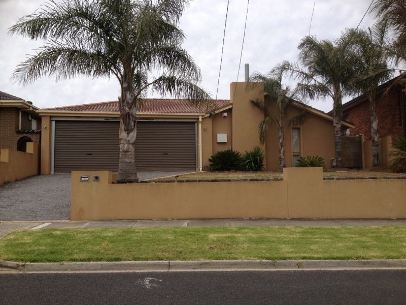46 Churchill Ave, Tullamarine VIC 3043