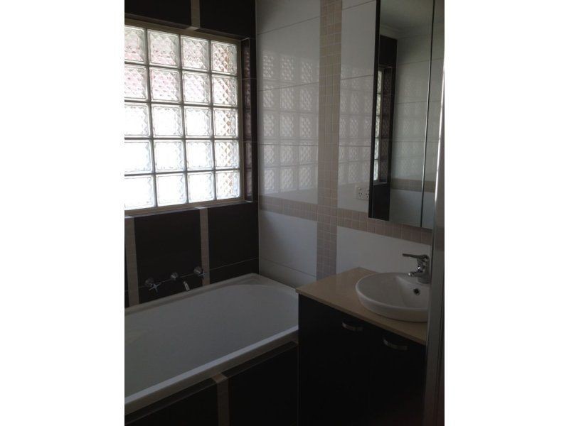 46 Churchill Ave, Tullamarine VIC 3043