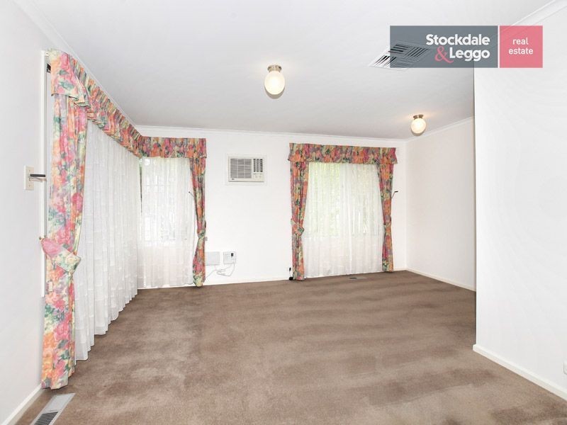 9 Ellesmere Crescent, Gladstone Park VIC 3043