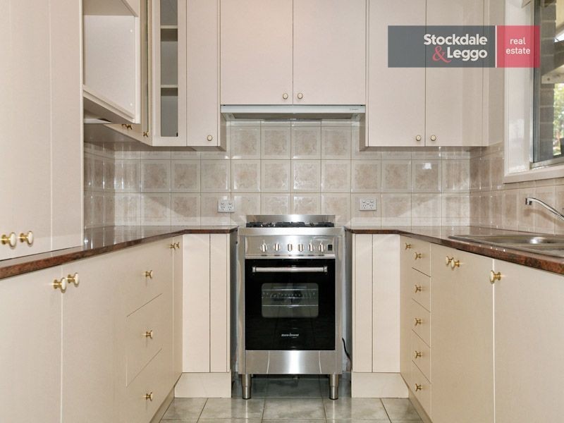 9 Ellesmere Crescent, Gladstone Park VIC 3043