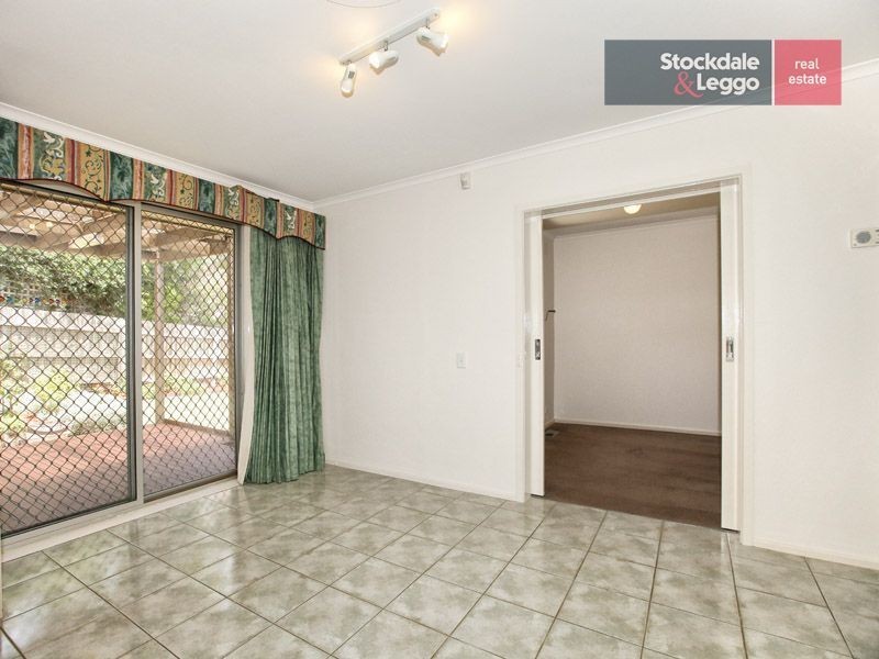 9 Ellesmere Crescent, Gladstone Park VIC 3043