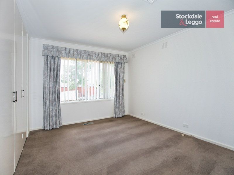 9 Ellesmere Crescent, Gladstone Park VIC 3043