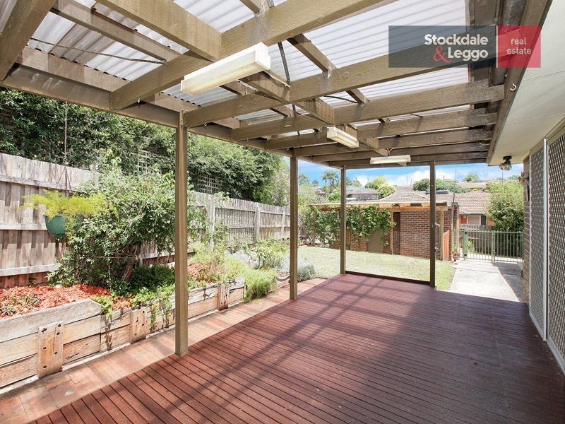 9 Ellesmere Crescent, Gladstone Park VIC 3043