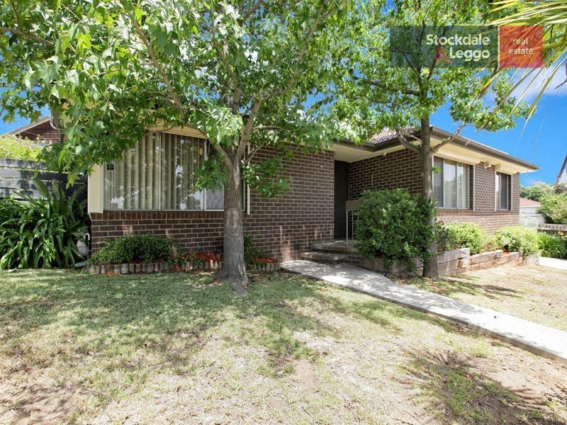 9 Ellesmere Crescent, Gladstone Park VIC 3043