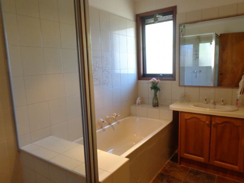 4 Kintyre Court, Greenvale VIC 3059