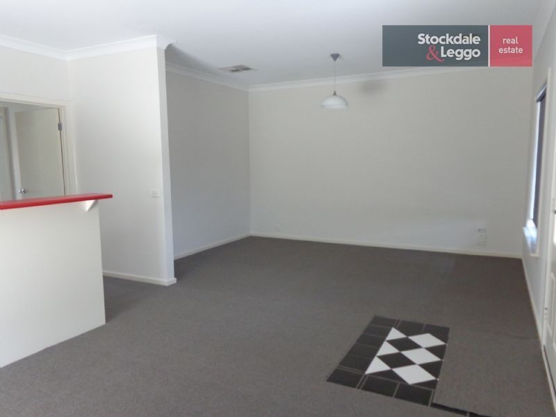 61 Edgbaston Parade, Caroline Springs VIC 3023