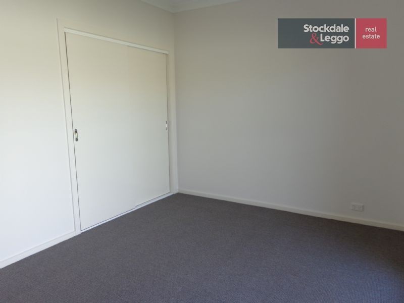 61 Edgbaston Parade, Caroline Springs VIC 3023