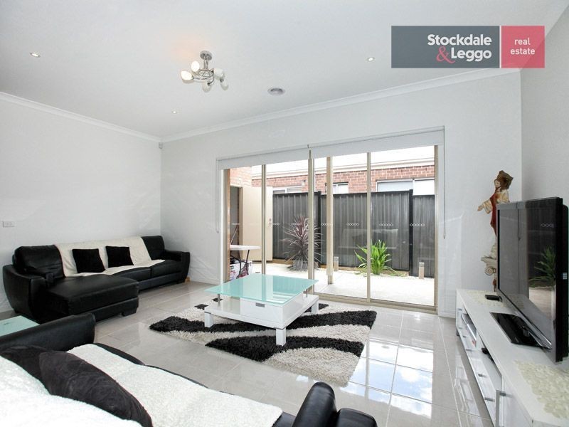 38 Cockatiel Circuit, Craigieburn VIC 3064
