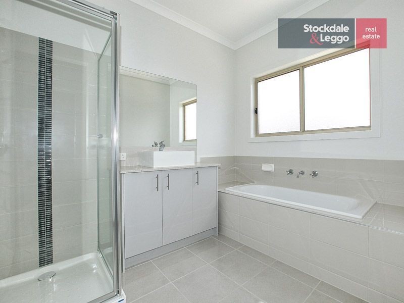 38 Cockatiel Circuit, Craigieburn VIC 3064