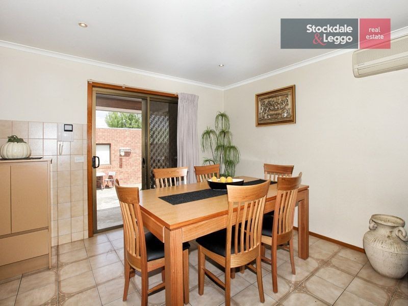 34 Gabrielle Crescent, Gladstone Park VIC 3043