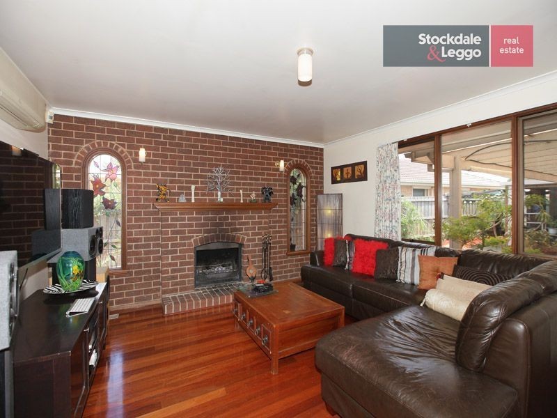 60 The Circuit, Gladstone Park VIC 3043