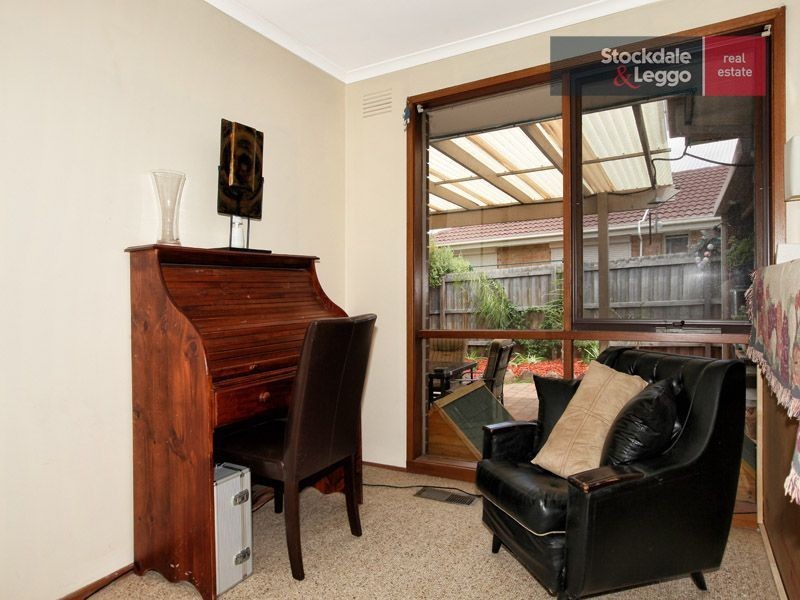 60 The Circuit, Gladstone Park VIC 3043