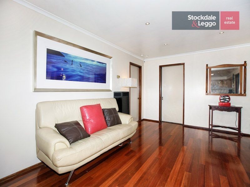 60 The Circuit, Gladstone Park VIC 3043
