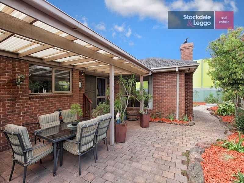 60 The Circuit, Gladstone Park VIC 3043