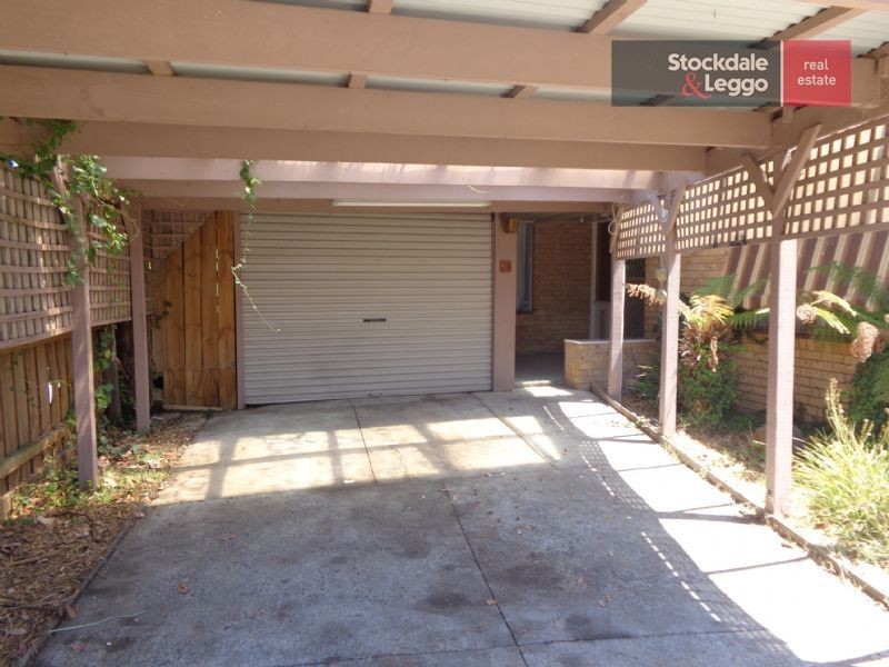 29 Henley Drive, Gladstone Park VIC 3043