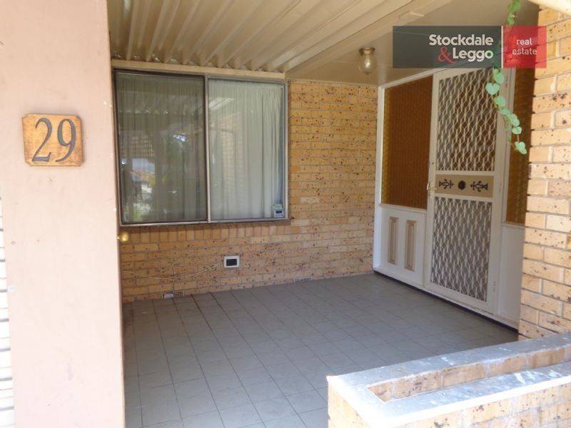 29 Henley Drive, Gladstone Park VIC 3043