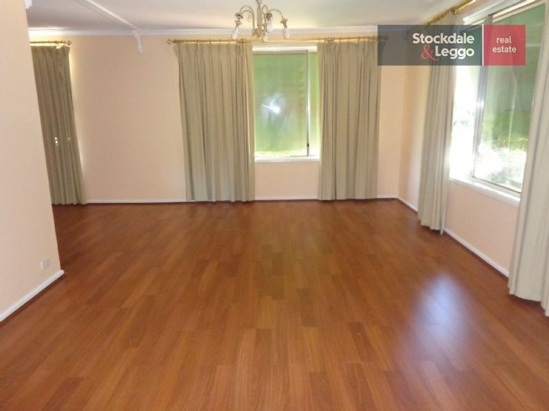 29 Henley Drive, Gladstone Park VIC 3043