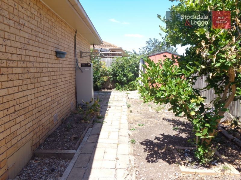29 Henley Drive, Gladstone Park VIC 3043