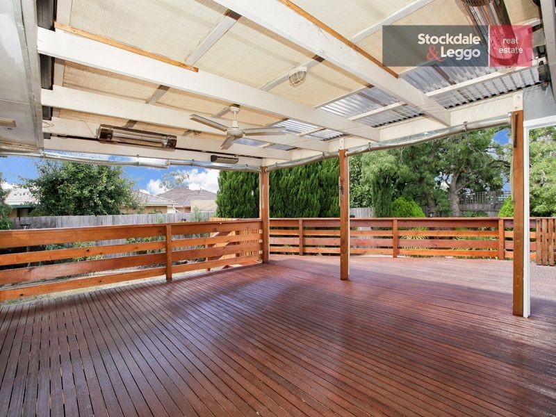 11 Barclay Close, Gladstone Park VIC 3043