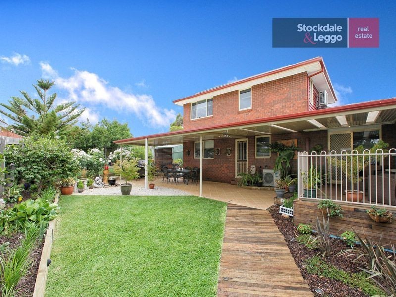 28 Clovelly Drive, Craigieburn VIC 3064