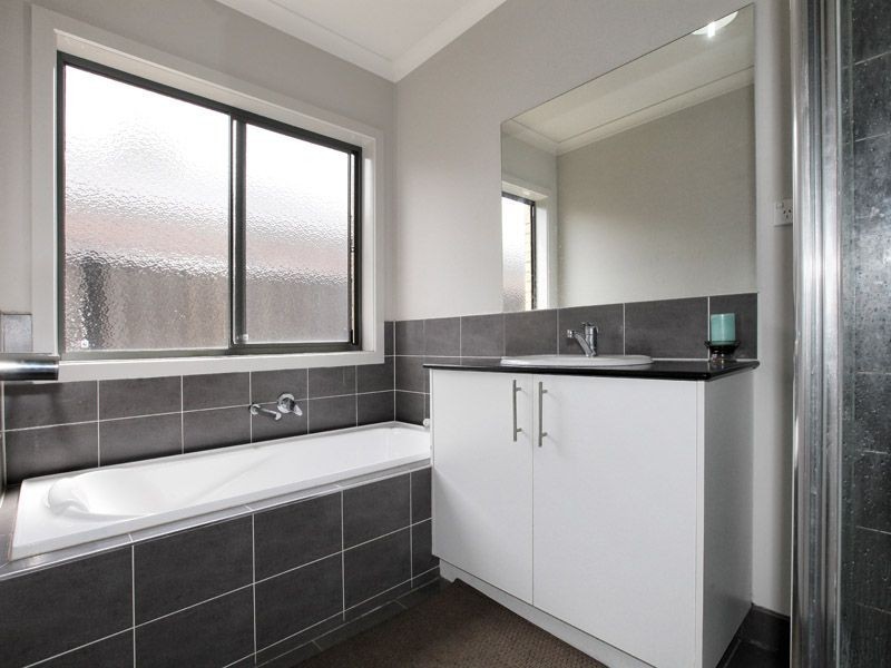 5 Wattletree Street, Craigieburn VIC 3064