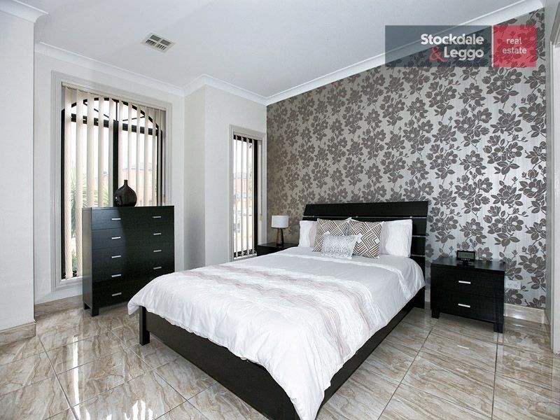 9 Peartree Court, Roxburgh Park VIC 3064