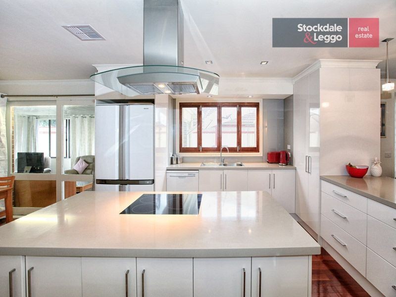 47 Lenoak Street, Gladstone Park VIC 3043