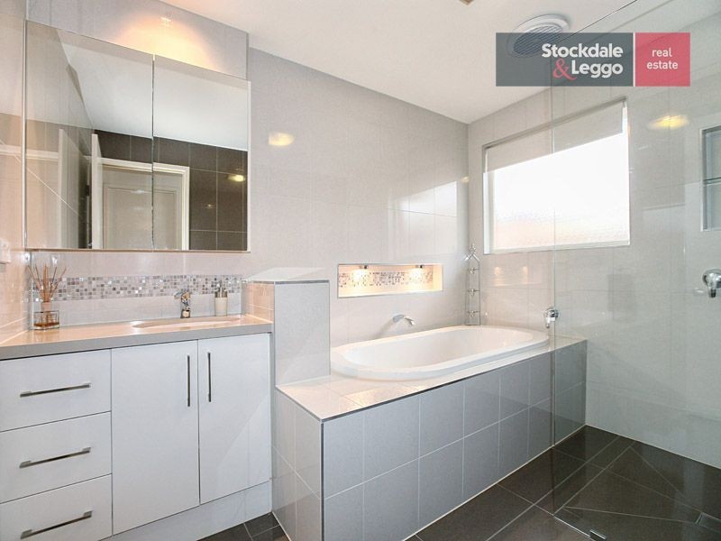 47 Lenoak Street, Gladstone Park VIC 3043