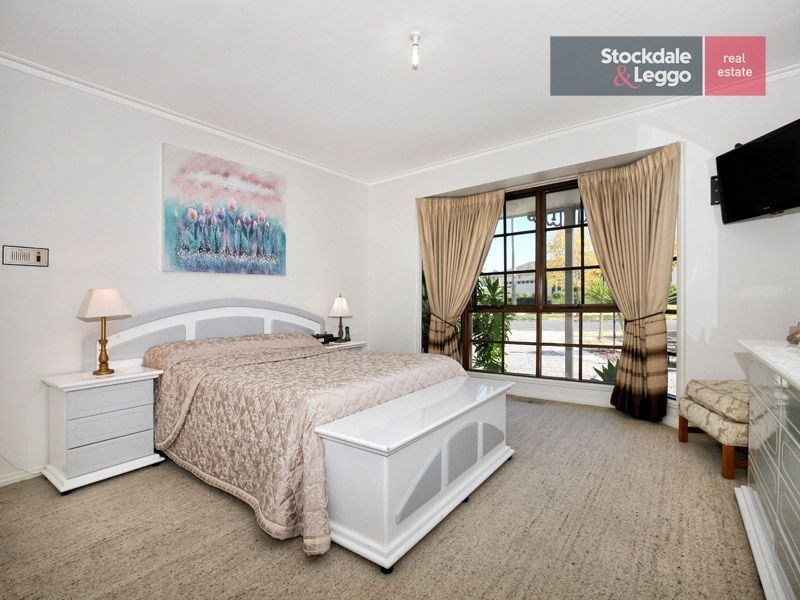 42 Glencairn Drive, Greenvale VIC 3059