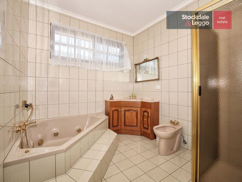 42 Glencairn Drive, Greenvale VIC 3059