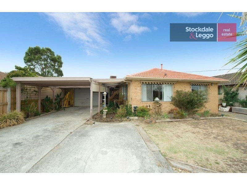 29 Henley Dr, Gladstone Park VIC 3043