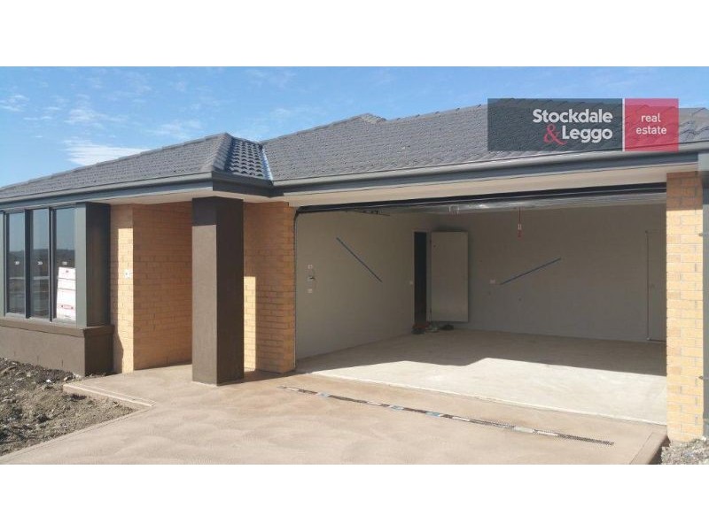 22 Natural Dr, Craigieburn VIC 3064