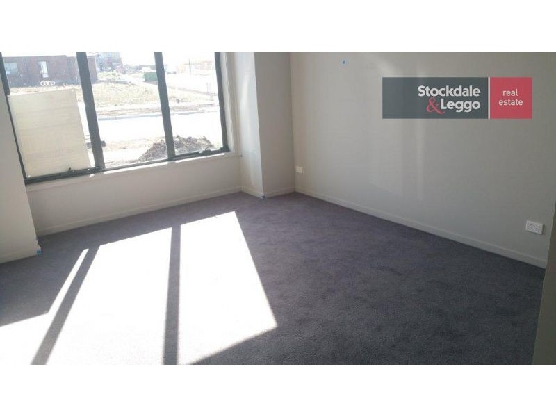 22 Natural Dr, Craigieburn VIC 3064